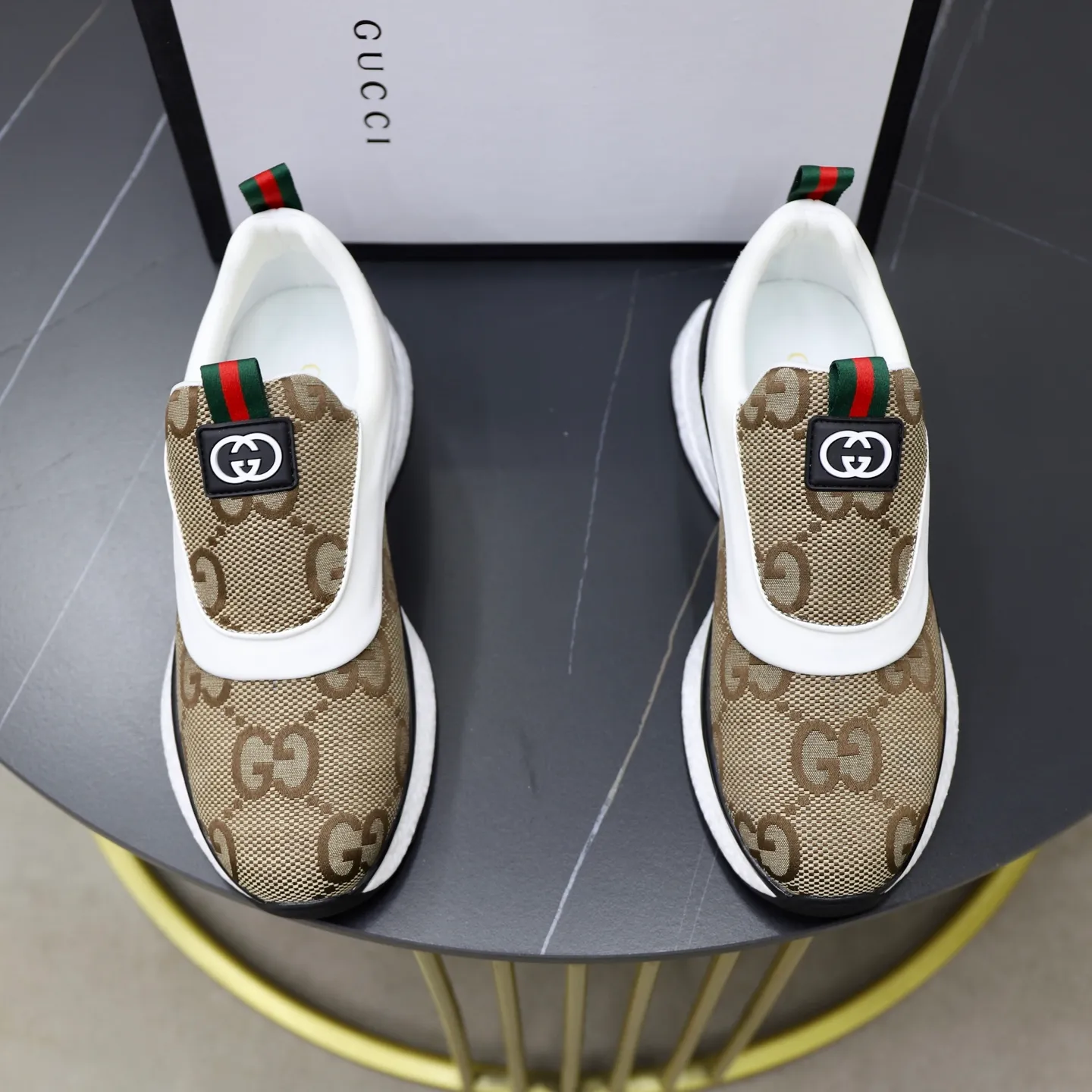 Ex-factory price: 462💰🙅‍♂️🙅‍♂️🙅‍♂️ Brand: Gucci GuCCI Standard code: 38-44 (45 customized) Grade: Same as the official website Material: Original leather stitching brand cloth Comfortable and breathable lining Lightweight and wear-resistant sports outsole Style category: Men's fashionable casual shoes Running sneakers Distinguished luxury brand elements Top luxury Color: actual picture color